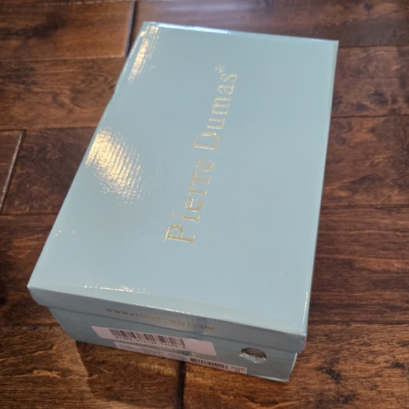 NWT Pierre Dumas Mora Loafers in Taupe Size 6 - Picture 8 of 8